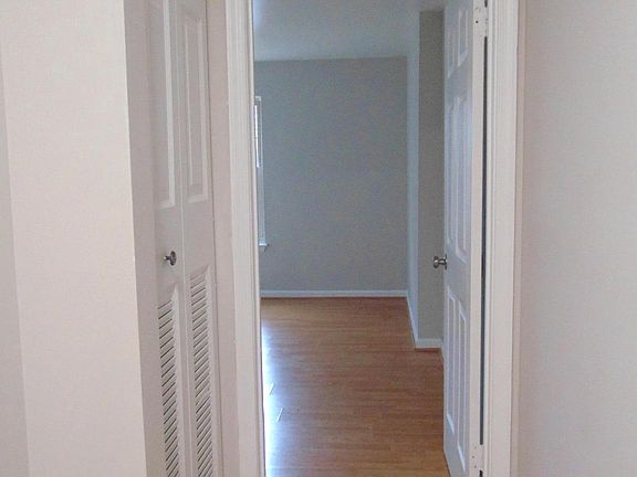 2nd image of 6 Banyan Wood Ct APT 203