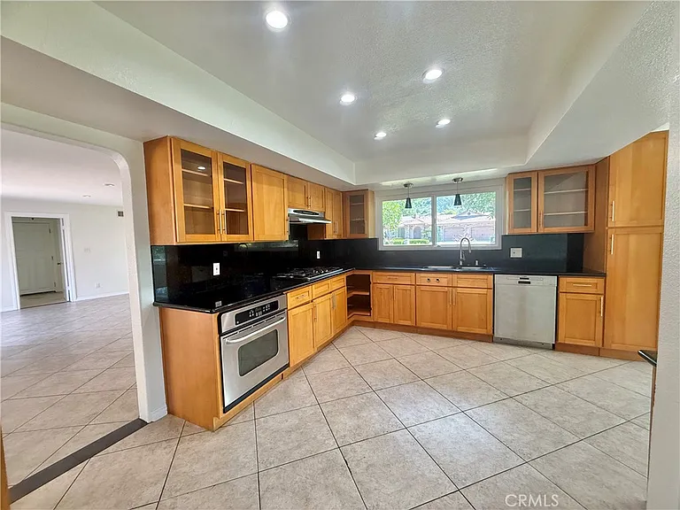 61 E Orange Grove Ave — Photo 26