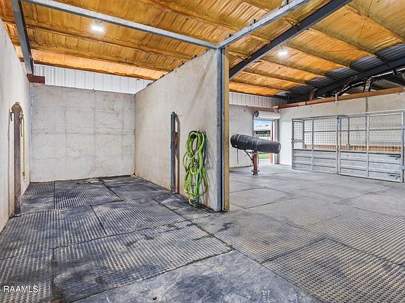 3rd image of 15204 & Rd #L