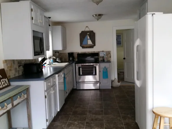 44 Evergreen Ave, Old Orchard Beach, ME 04064