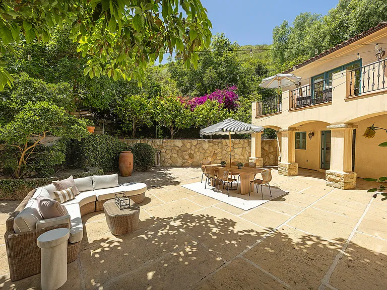 1493 Sycamore Canyon Rd — Photo 10
