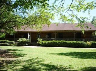 513 S Oak Dr, Satsuma, AL 36572