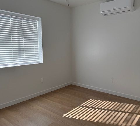3rd image of 174 Bethune Way