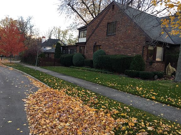 side view & 3 car garage