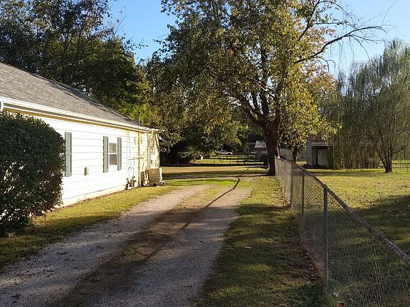2nd image of 710 Jefferson St