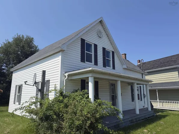 272 King Edward St, Glace Bay, NS B1A 3W1