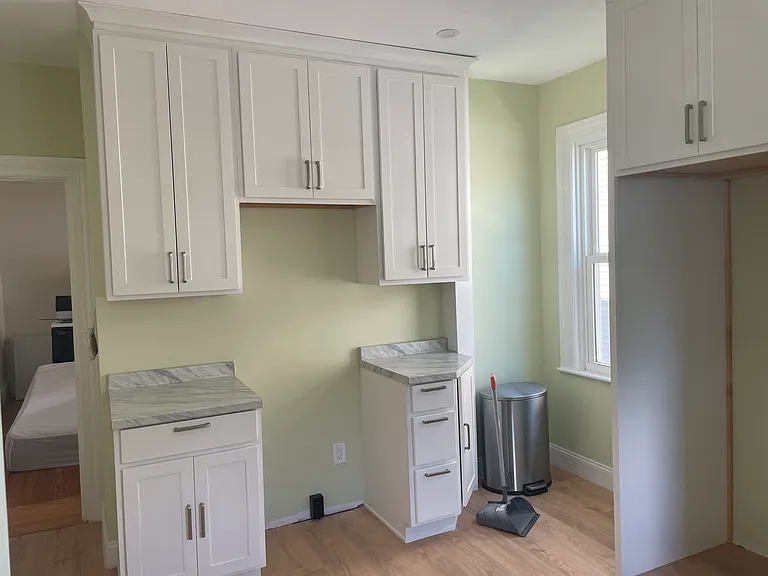 23 President Ave — Photo 6