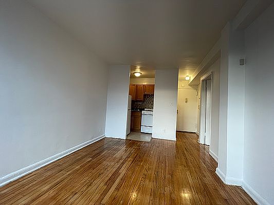 5th image of 3427 74th St APT 6A