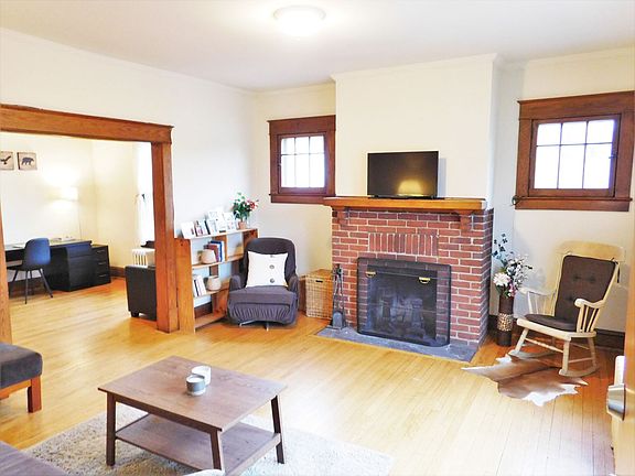 3rd image of 1909 Jefferson Park Ave Unit 4