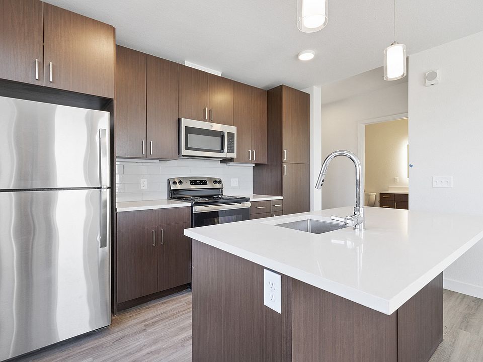 1st image of 2600 Welton St #810