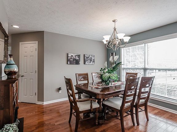 4th image of 103 Danbury Ct