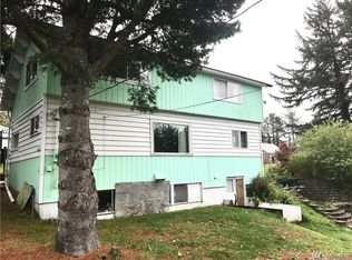 36 4th St, Bay Center, WA 98527