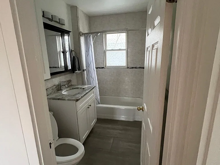 717 Belmont St — Photo 12