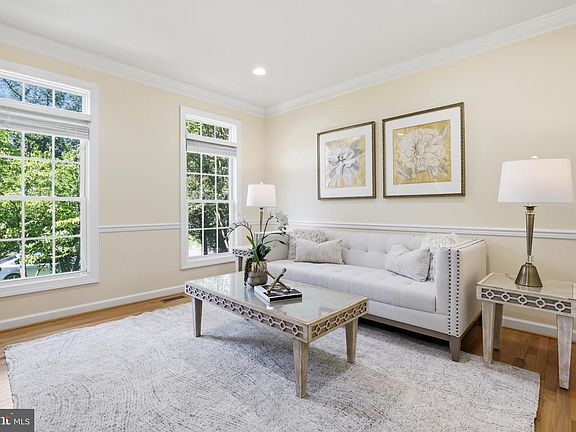 4th image of 3009 Marshall St