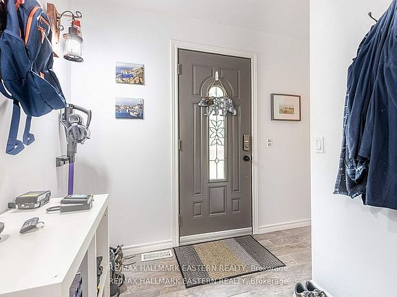 2nd image of 7 Juniper Isle Rd