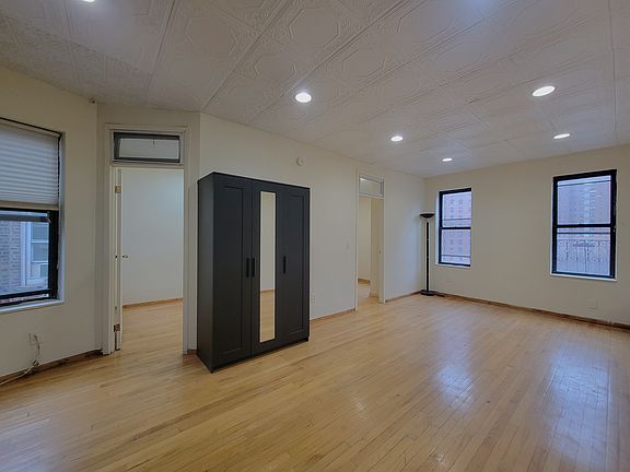 3rd image of 3153 Broadway #21