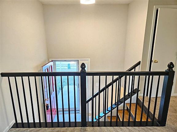 4th image of 1835 Gates Dr W
