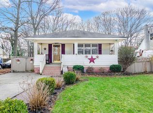 47 Oak Ave, Shirley, NY