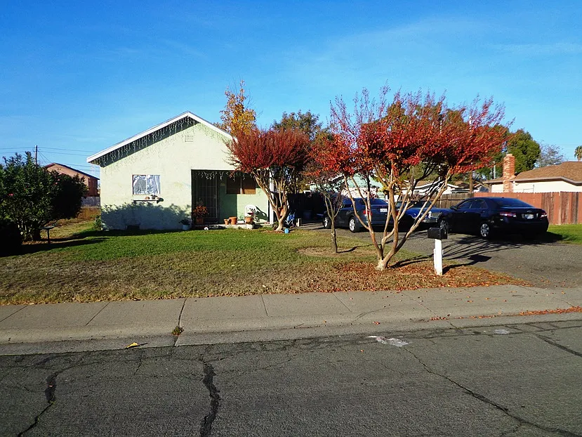 2509 48th Ave photo 1