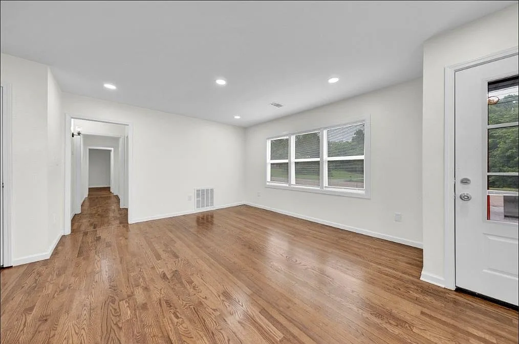 4 bed, 2.0 bath, $1,508 — Photo 4