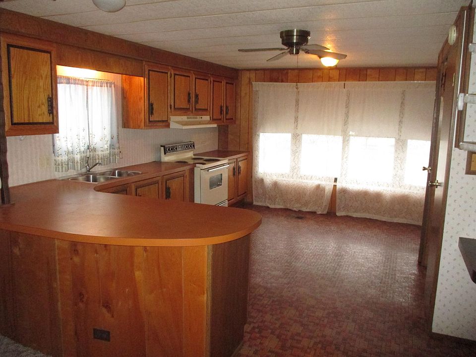 1st image of 156 Crestwood Dr