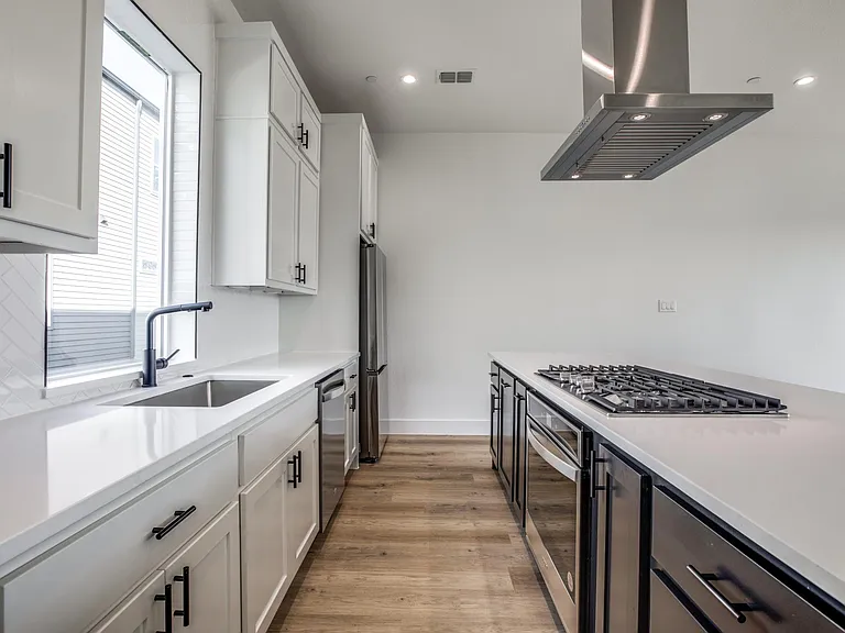 2143 Mail Ave #103 — Photo 4