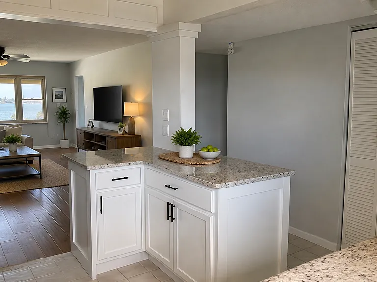 4600 Cove Cir #703 — Photo 6