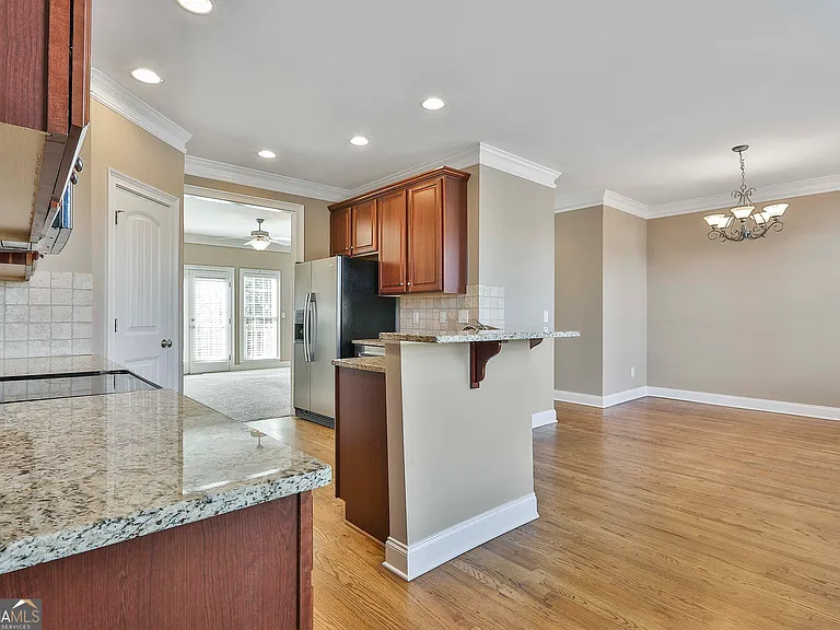 803 Lexington Vlg — Photo 12