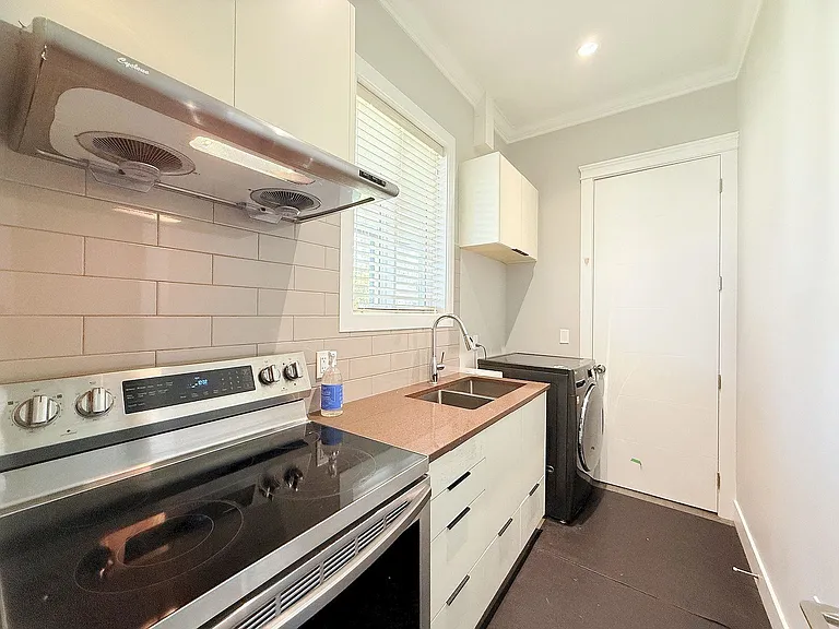45XX Napier St — Photo 2