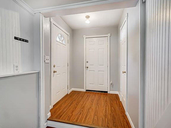 2nd image of 2416 Garden Park Dr