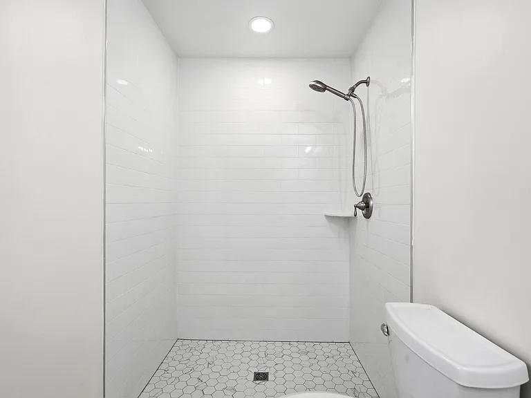 5116 Shore Dr — Photo 79