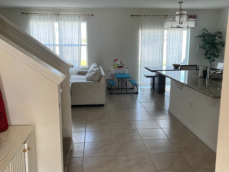 2520 Tulip Dr — Photo 9