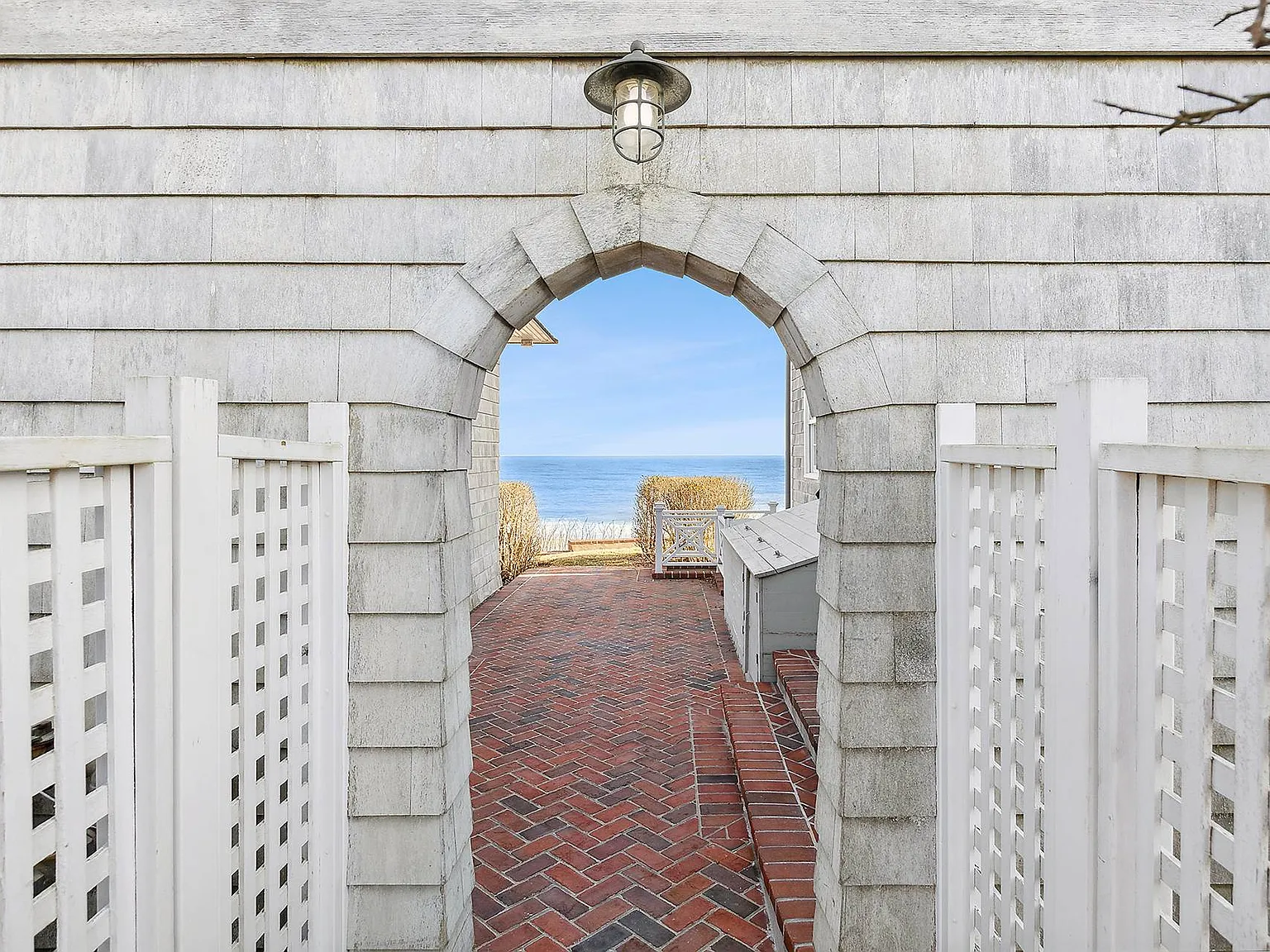 East Hampton Lily Pond Lane Oceanfront for Rent — Photo 4