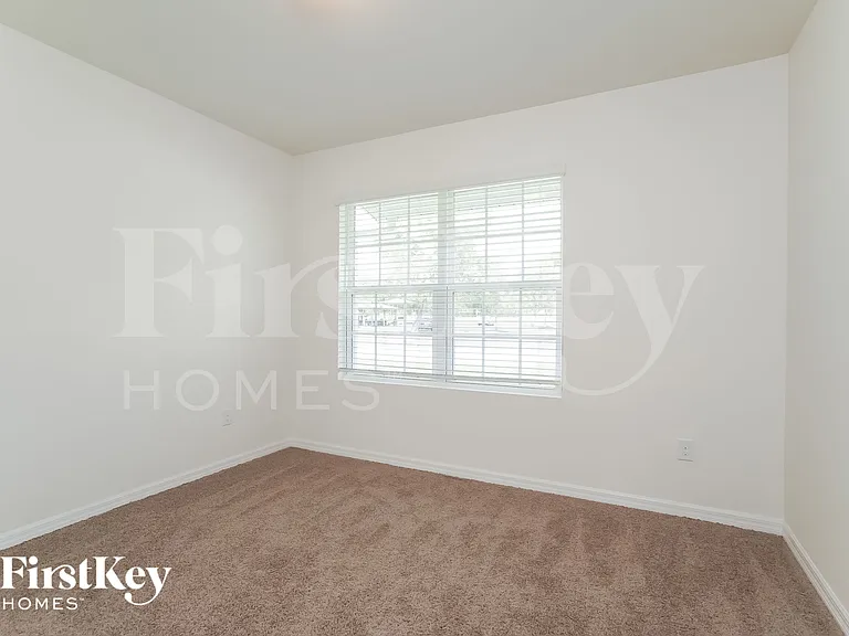 1622 SW 27th St — Photo 13