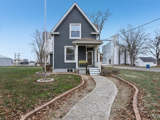 418 S Cedar St, Trenton, IL 62293