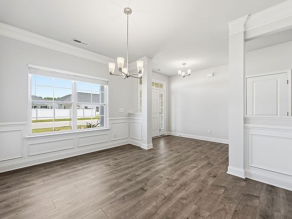 5th image of 903 Eakins Ln
