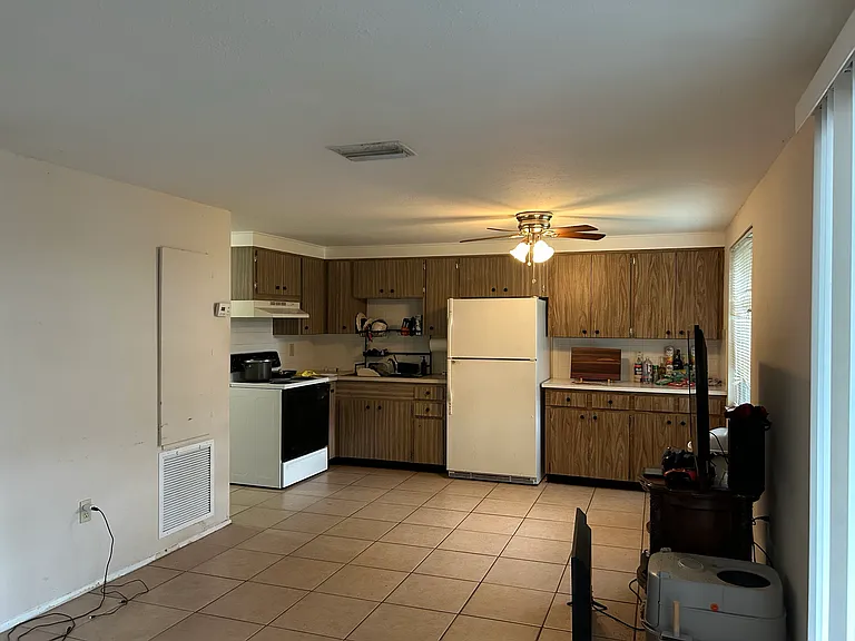 184 S New York Ave #1 — Photo 2