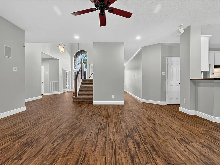 108 Oak Creek Ln — Photo 13