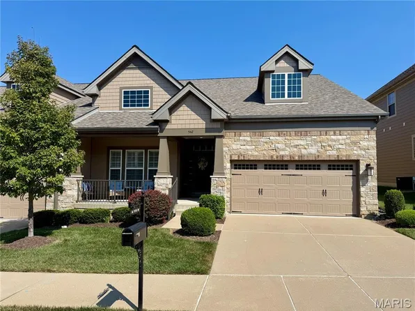 542 Triton Way Dr, Ballwin, MO 63011