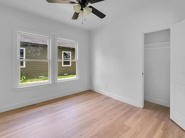 1818 Windsor Ave — Photo 18