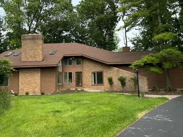 1860 Beard Dr SE, Grand Rapids, MI 49546