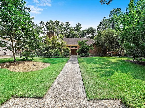 2nd image of 11915 Knobcrest Dr