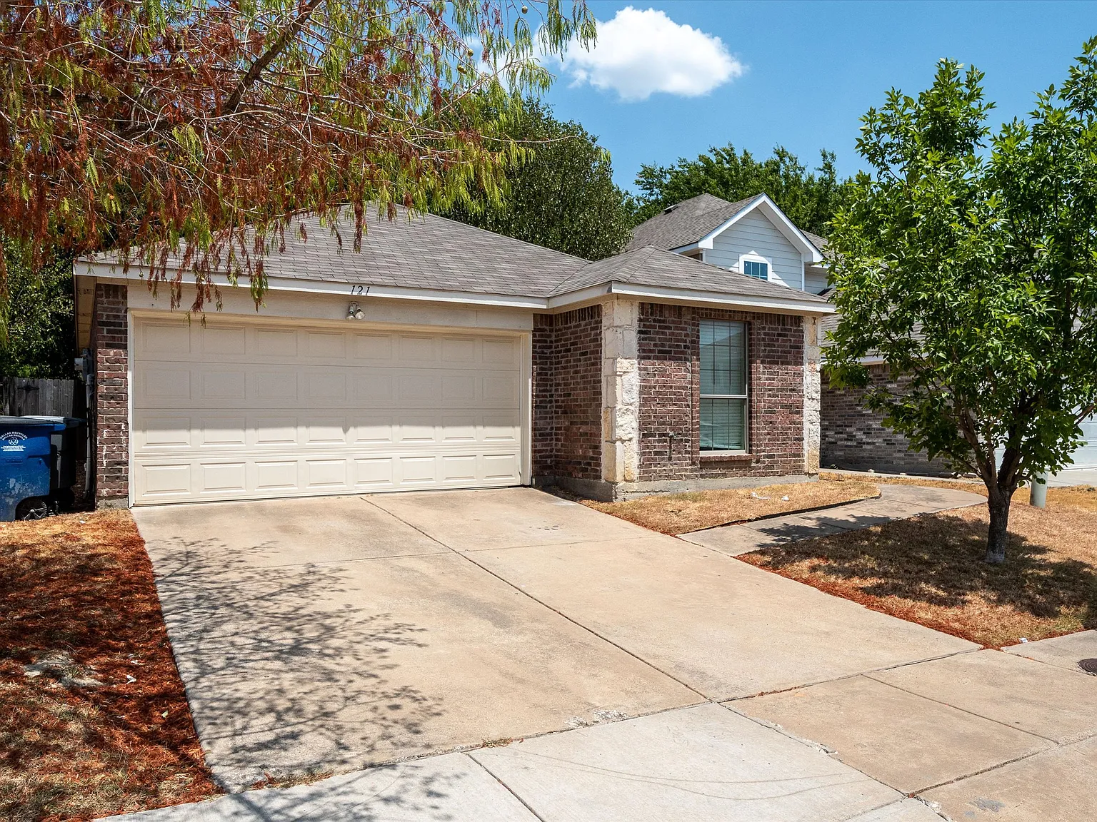 3 bed, 1176 sqft, $1,850 — Photo 2