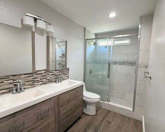 4th image of 4001 W 165th St APT C