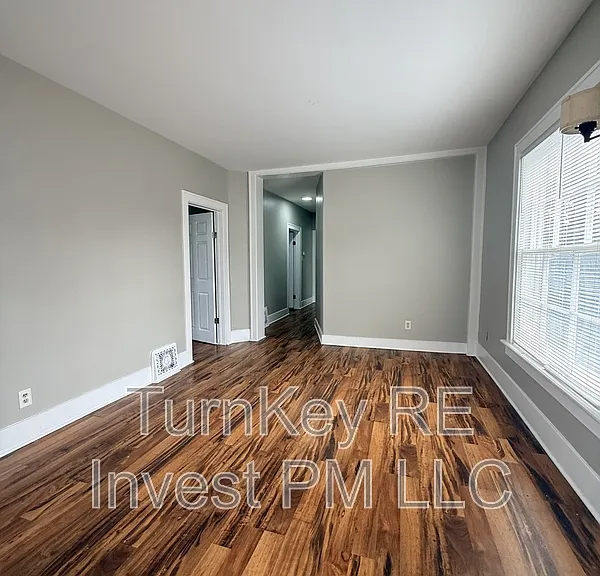 705 North Ave — Photo 2