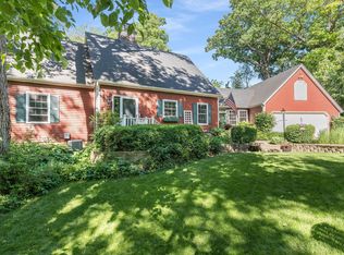 2S839 Red Oak Dr, Elburn, IL 60119