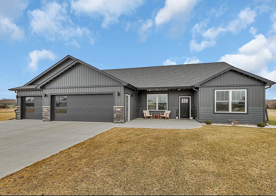 1st image of 94 Meadow Ln