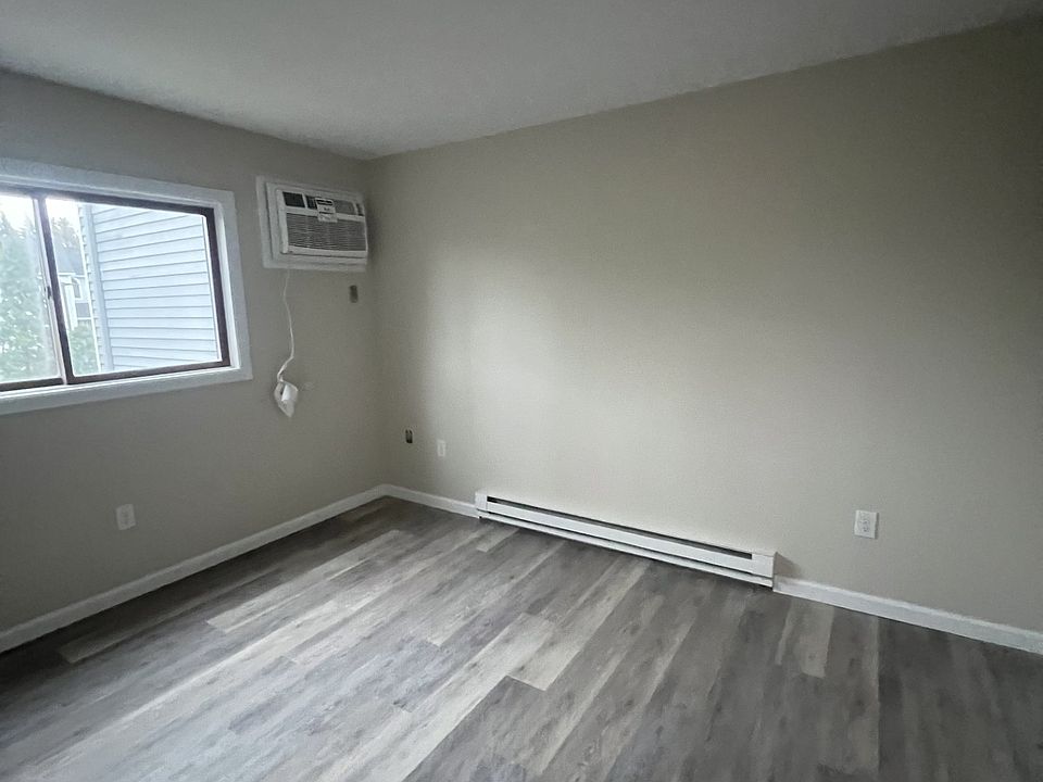 1st image of 492 East St APT 19