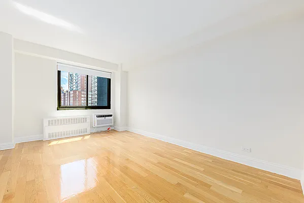 Rented by A&E Real Estate Management | media 9