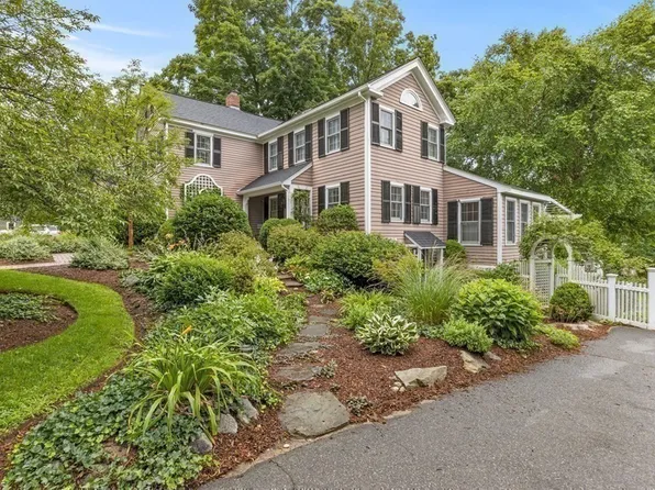 25 Irving Pl, Holliston, MA 01746